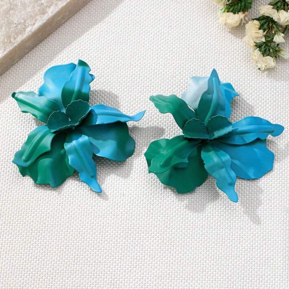 Vibrant blue Floral earring A1403
